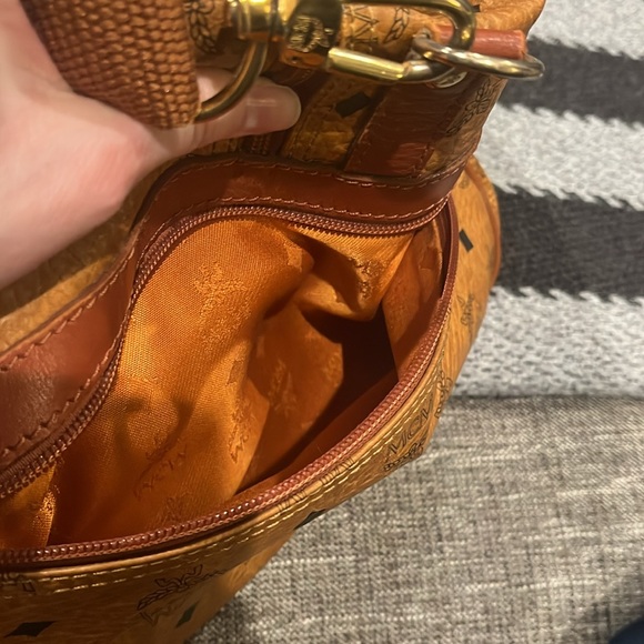 MCM large leather duffle travel bag - Picture 10 of 17